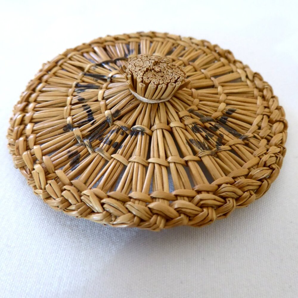 VINTAGE TRADITIONAL JAPAN MINIATURE CAPE HAT SHOES HAND CRAFTED WEAVED ORNAMENTS - Picture 12 of 14